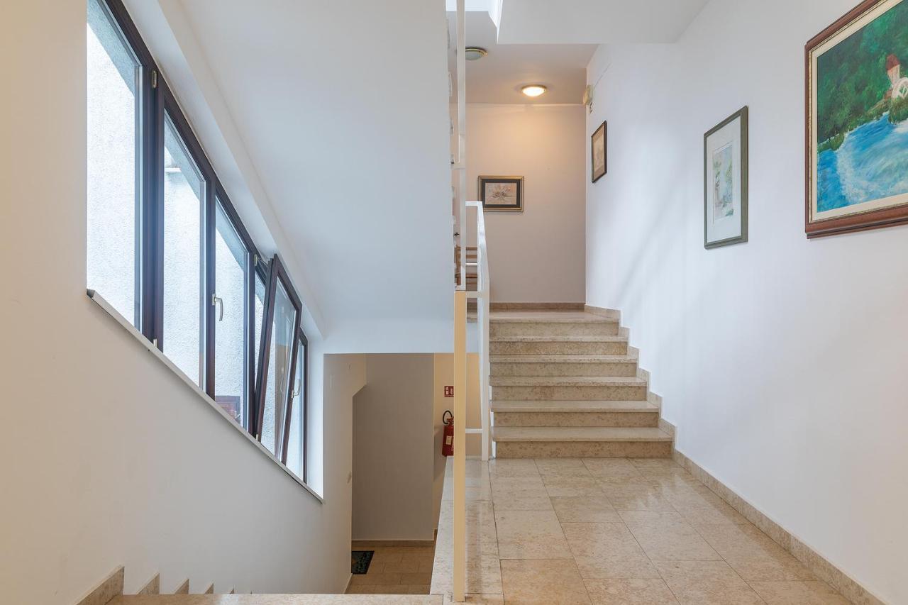 Apartment Little Gallery **** Rovinj Exteriör bild